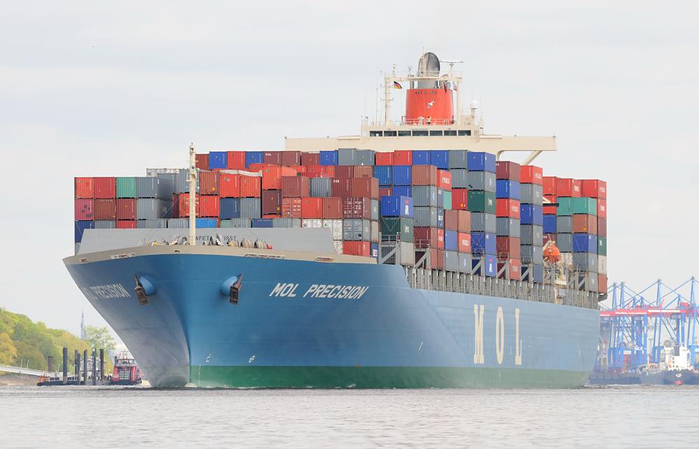 7158 Containerfracher MOL PRECISION hoch mit Containern beladen | Bilder von Schiffen im Hafen Hamburg und auf der Elbe